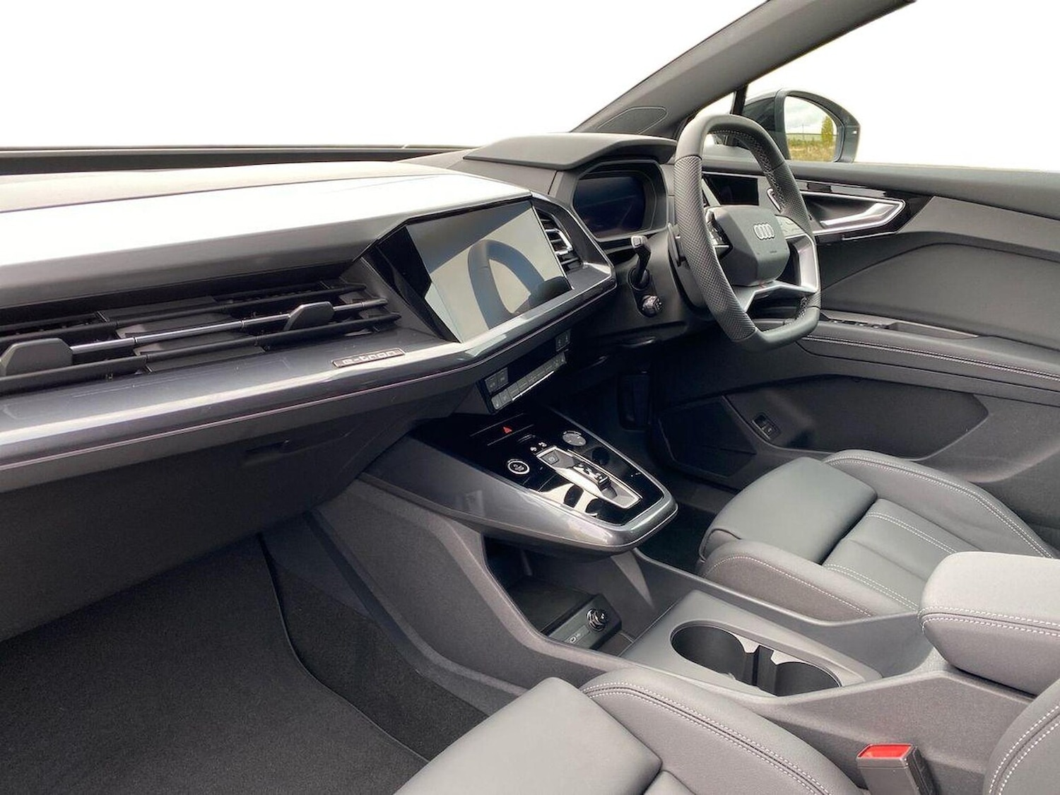 Used Audi Q4 e-tron 2025 for sale - 76699383: Photo 7