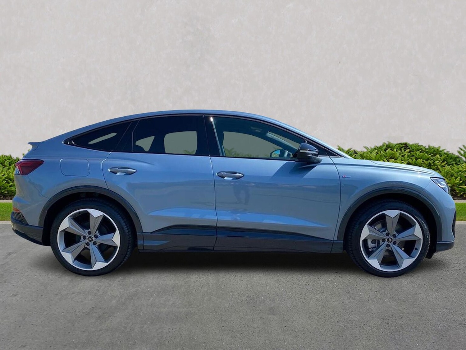 Used Audi Q4 e-tron 2025 for sale - 76165093: Photo 3