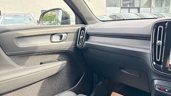 Used Volvo XC40 2024 for sale - 75796731: Photo 21