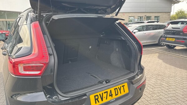 Used Volvo XC40 2024 for sale - 75796731: Photo 44