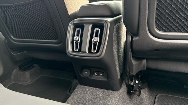 Used Volvo XC40 2024 for sale - 75796731: Photo 50