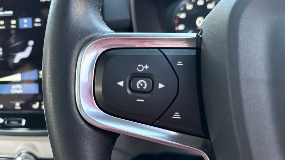 Used Volvo XC40 2021 for sale - 77178052: Photo 38