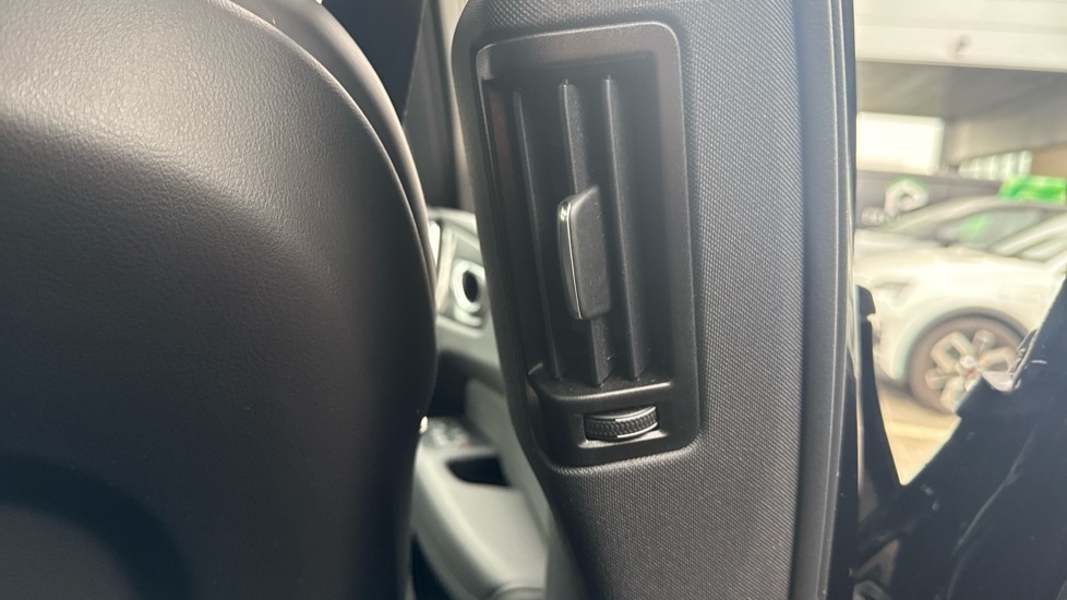 Used Volvo XC60 2025 for sale - 78049803: Photo 19