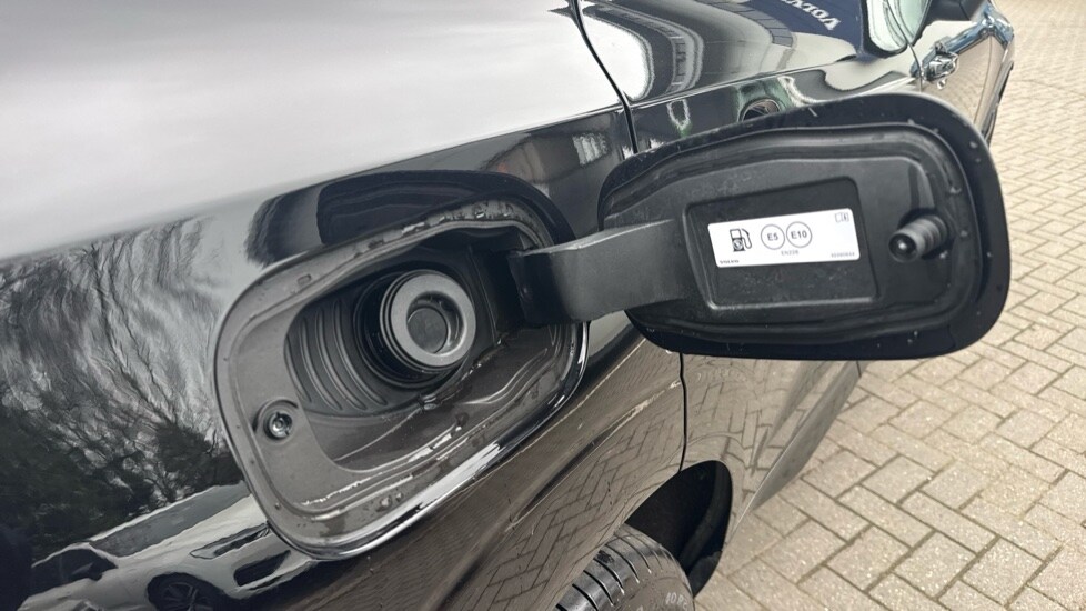 Used Volvo XC60 2025 for sale - 78049803: Photo 34