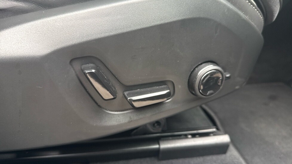 Used Volvo XC60 2025 for sale - 78049803: Photo 35