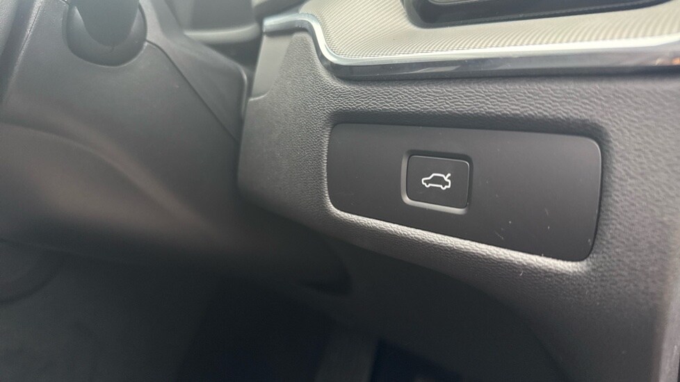 Used Volvo XC60 2025 for sale - 78049803: Photo 38