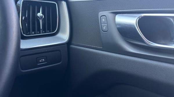 Used Volvo XC60 2023 for sale - 76176267: Photo 37