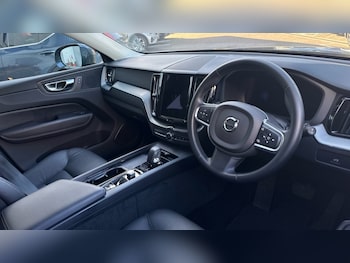 Used Volvo XC60 2023 for sale - 76176267: Photo 4