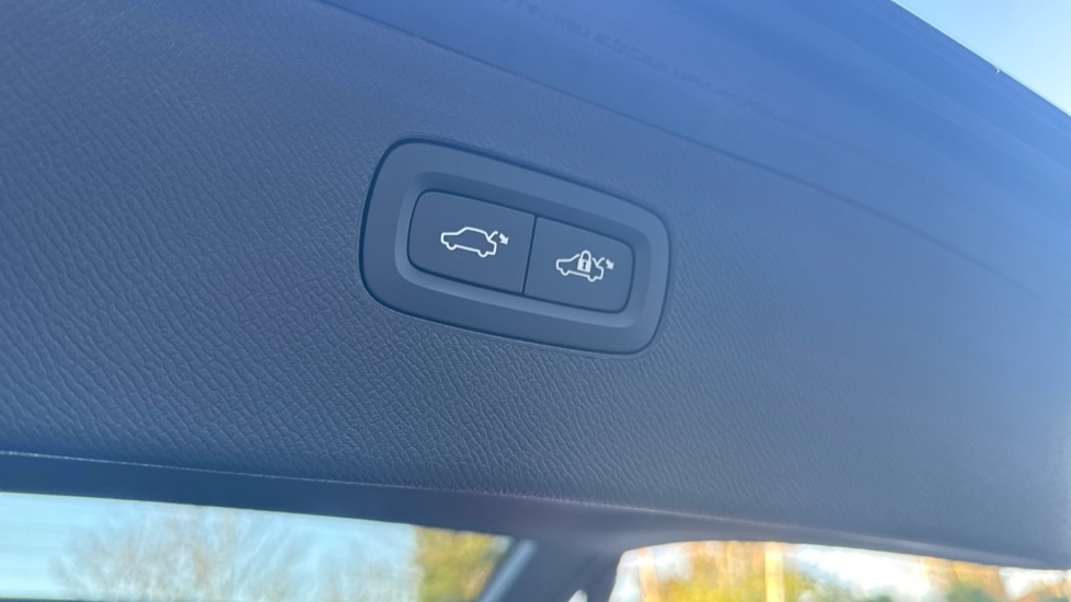 Used Volvo XC90 2025 for sale - 77269299: Photo 40