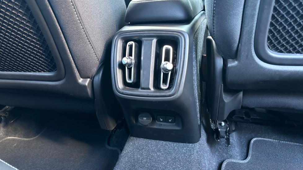 Used Volvo XC40 2023 for sale - 76487132: Photo 15