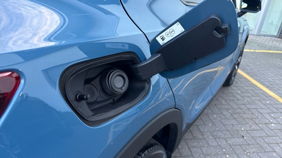 Used Volvo XC40 2023 for sale - 76487132: Photo 18