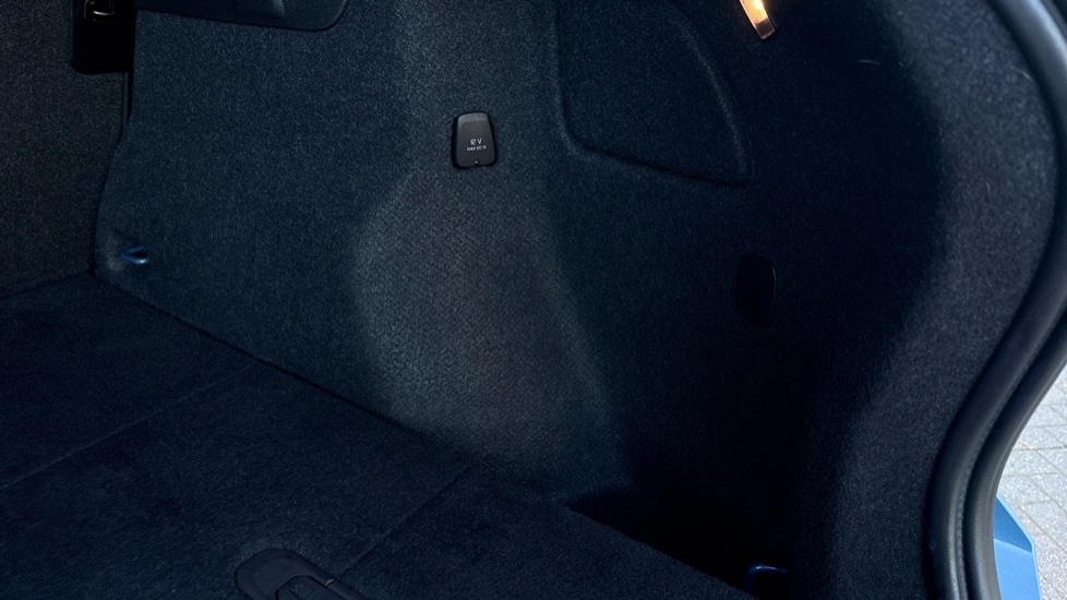 Used Volvo XC40 2023 for sale - 76487132: Photo 21