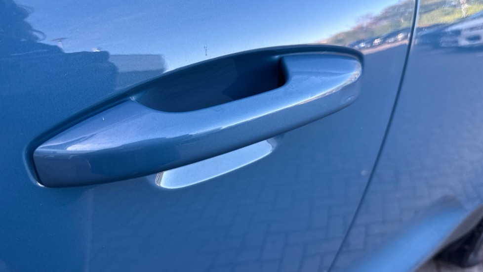 Used Volvo XC40 2023 for sale - 76487132: Photo 24