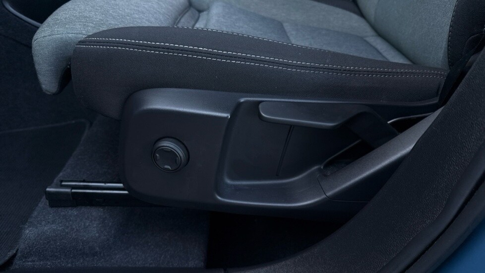 Used Volvo XC40 2023 for sale - 76487132: Photo 25