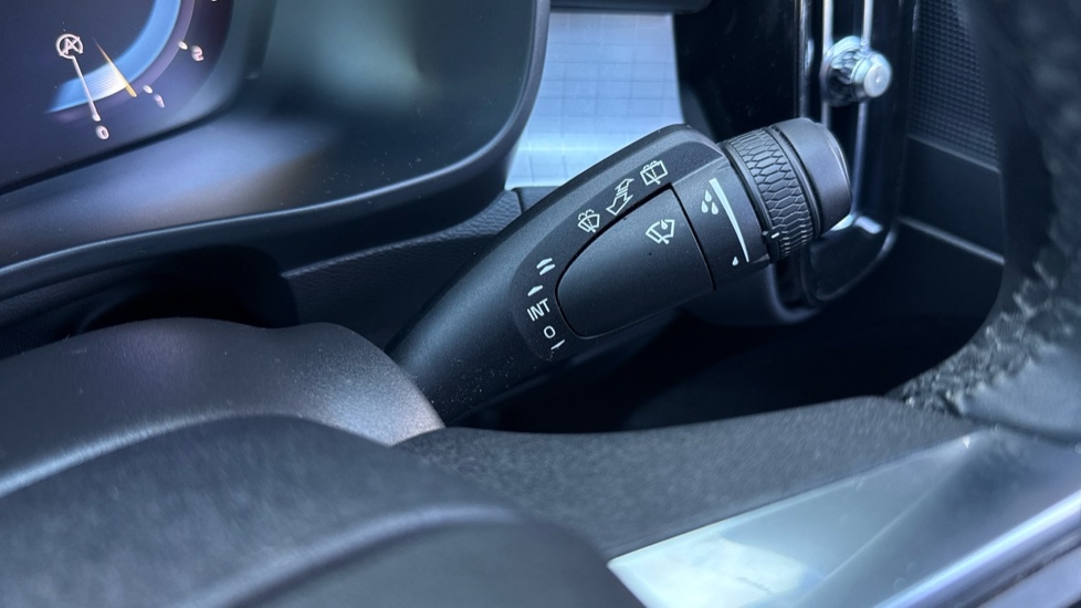 Used Volvo XC40 2023 for sale - 76487132: Photo 39