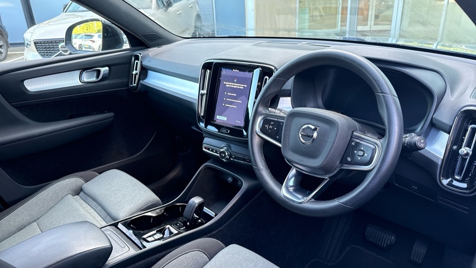 Used Volvo XC40 2023 for sale - 76487132: Photo 4