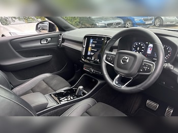 Used Volvo XC40 2021 for sale - 76180201: Photo