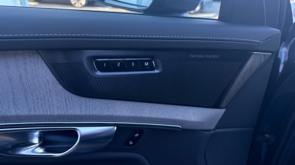 Used Volvo XC90 2025 for sale - 77067796: Photo 24