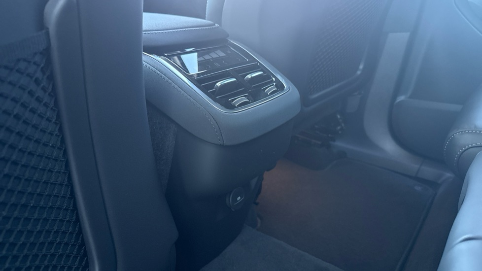 Used Volvo XC90 2025 for sale - 77067796: Photo 32