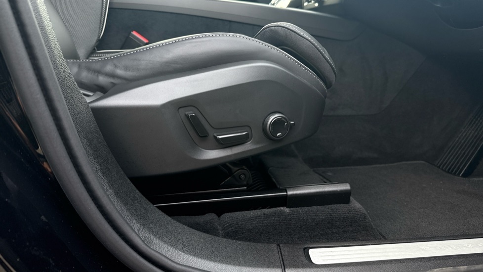 Used Volvo XC60 2025 for sale - 75860166: Photo 24