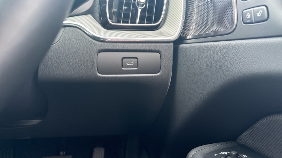 Used Volvo XC60 2025 for sale - 75860166: Photo 30