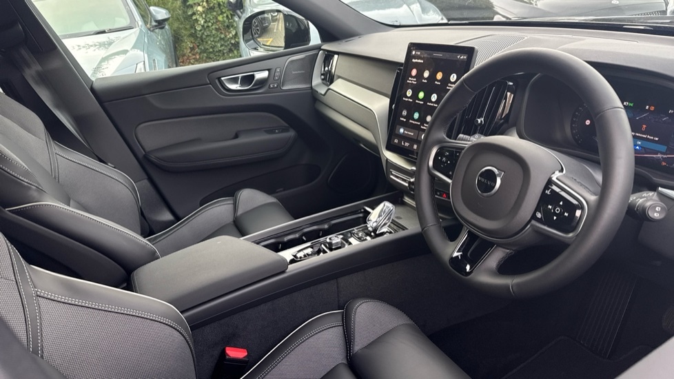 Used Volvo XC60 2025 for sale - 75860166: Photo 4
