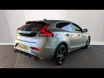 Used Volvo V40 2018 for sale - 75231044: Photo