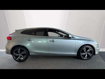 Used Volvo V40 2018 for sale - 75231044: Photo