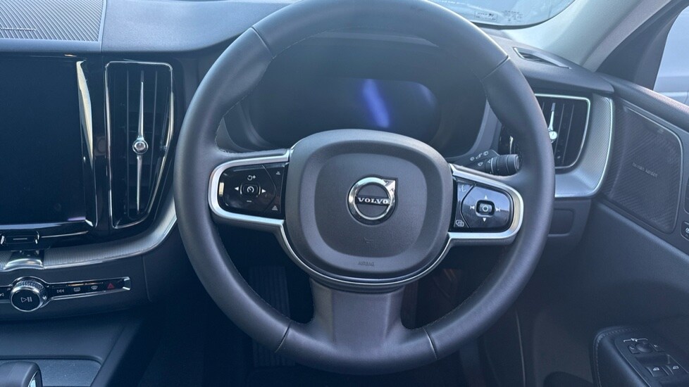 Used Volvo XC60 2025 for sale - 76696393: Photo 10