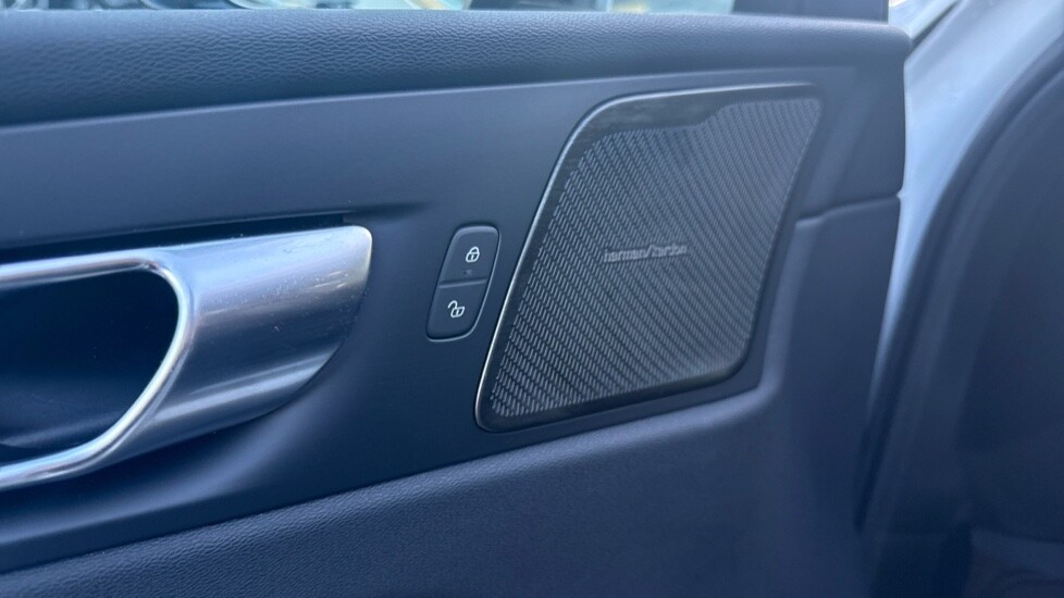 Used Volvo XC60 2025 for sale - 76696393: Photo 22