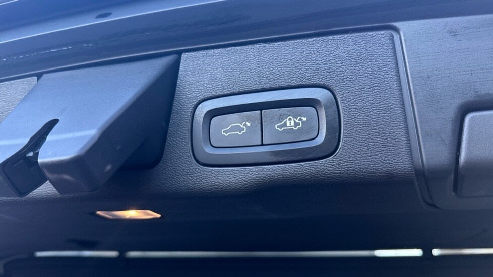 Used Volvo XC60 2025 for sale - 76696393: Photo 29