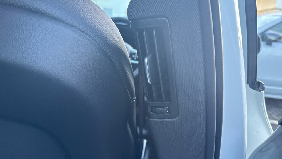 Used Volvo XC60 2025 for sale - 76696393: Photo 33