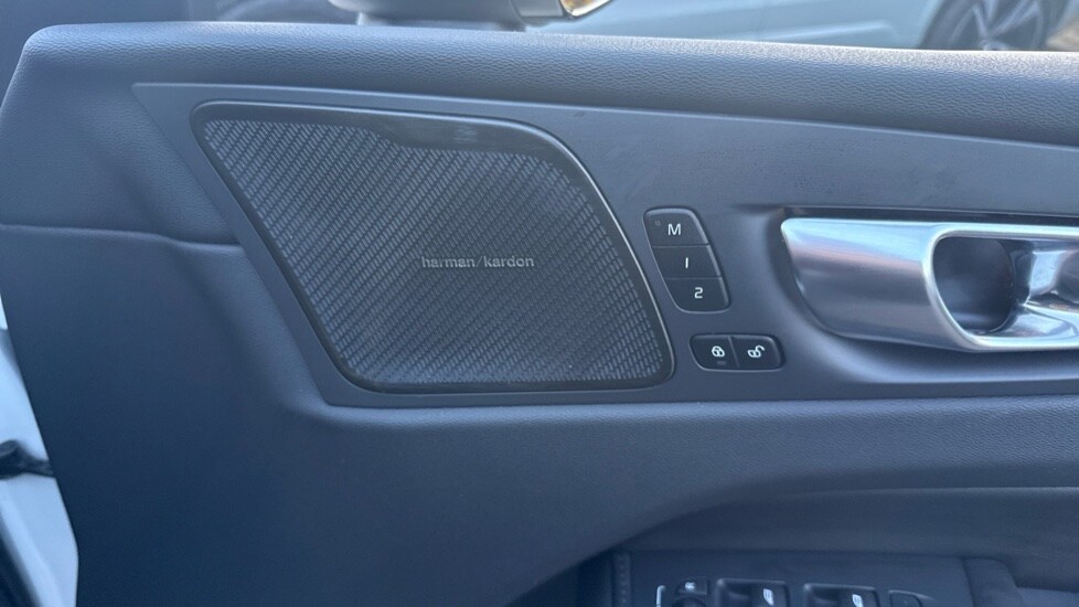 Used Volvo XC60 2025 for sale - 76696393: Photo 34