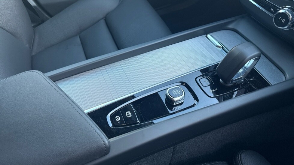 Used Volvo XC60 2025 for sale - 76696393: Photo 36