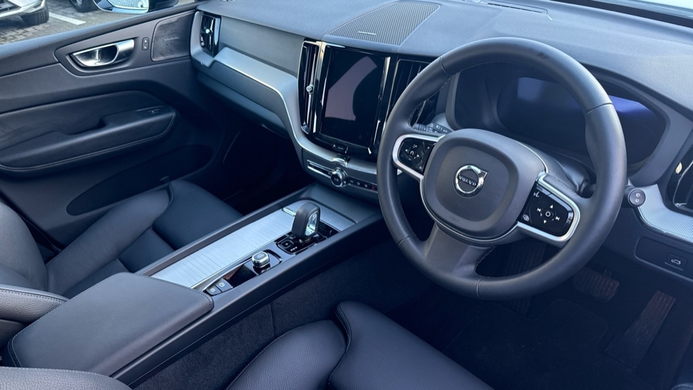 Used Volvo XC60 2025 for sale - 76696393: Photo 4