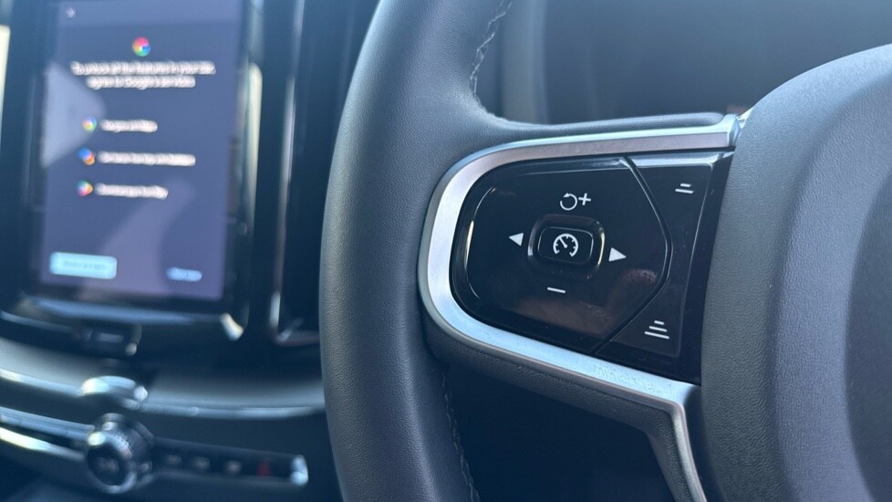 Used Volvo XC60 2025 for sale - 76696393: Photo 41