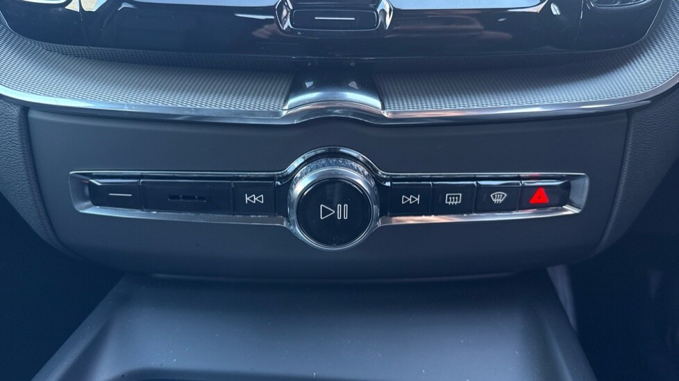 Used Volvo XC60 2025 for sale - 76696393: Photo 46