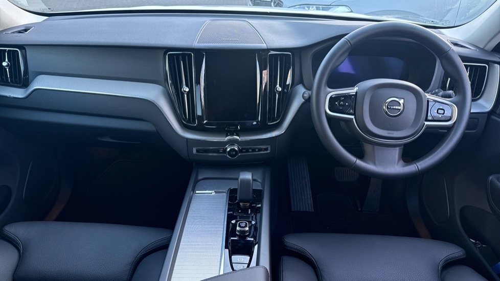 Used Volvo XC60 2025 for sale - 76696393: Photo 5