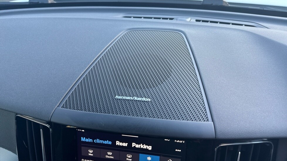 Used Volvo XC60 2025 for sale - 76696393: Photo 53