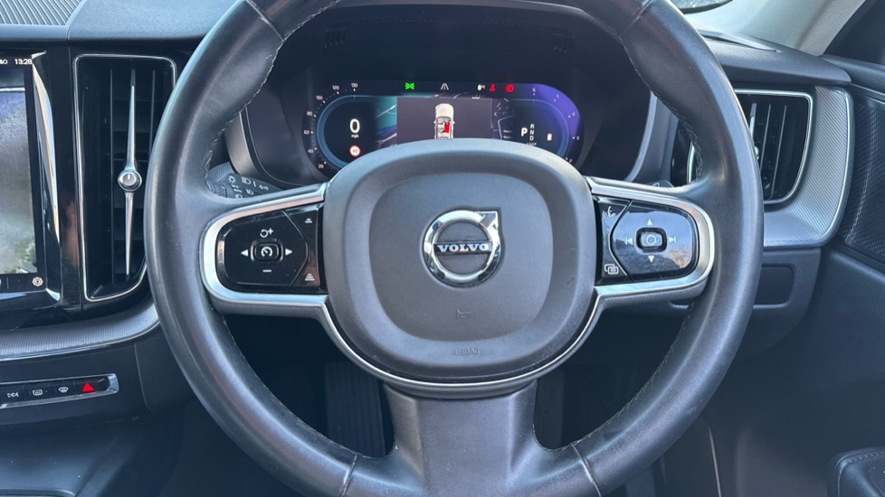 Used Volvo XC60 2022 for sale - 76842020: Photo 10