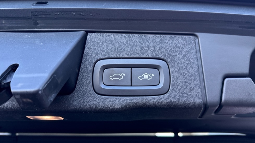 Used Volvo XC60 2022 for sale - 76842020: Photo 16