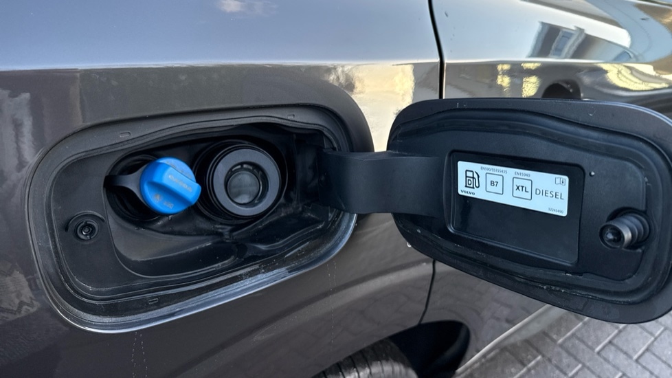 Used Volvo XC60 2022 for sale - 76842020: Photo 20