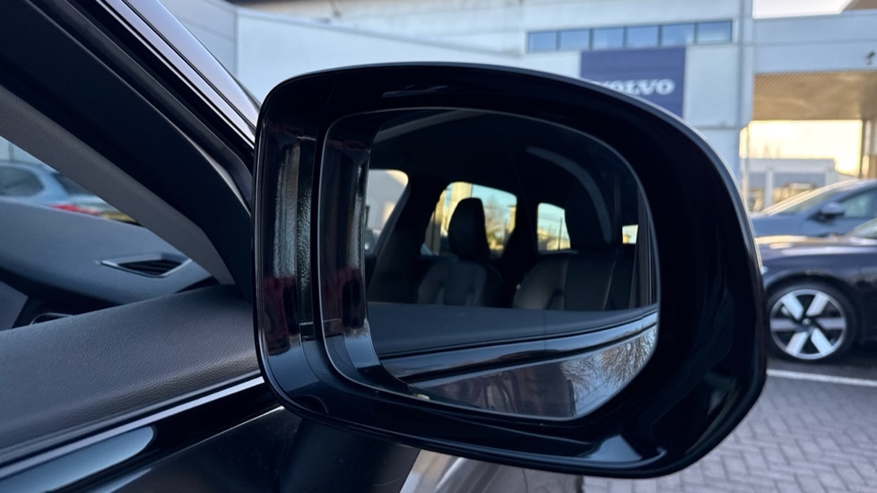 Used Volvo XC60 2022 for sale - 76842020: Photo 29