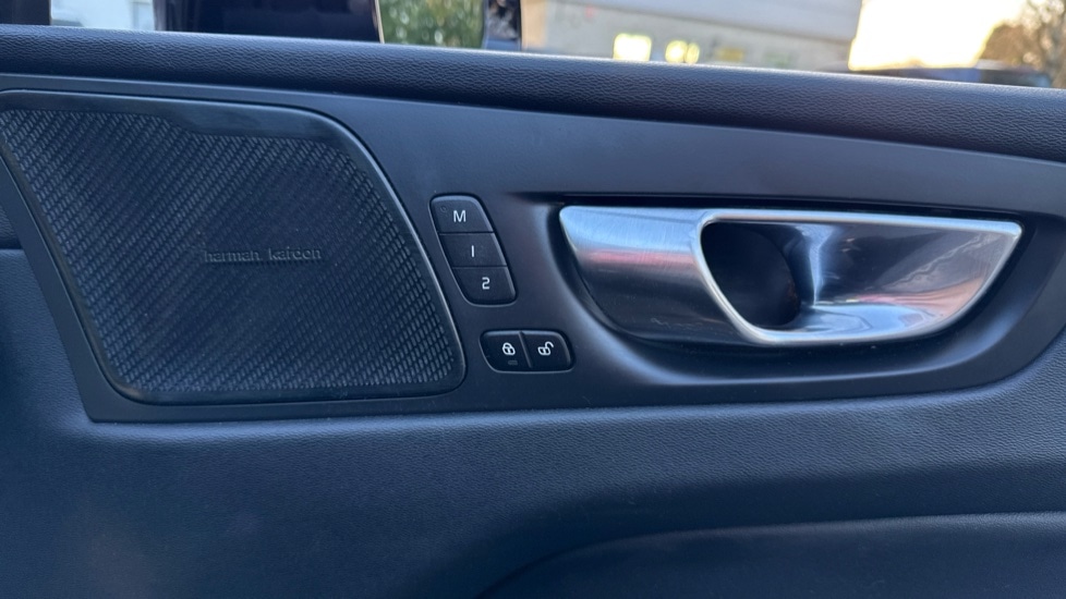 Used Volvo XC60 2022 for sale - 76842020: Photo 31