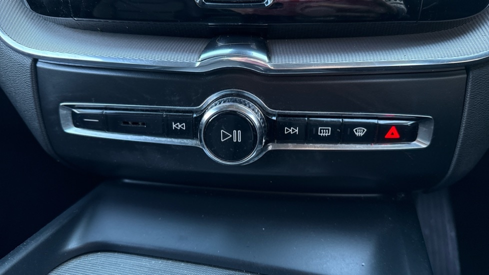 Used Volvo XC60 2022 for sale - 76842020: Photo 35