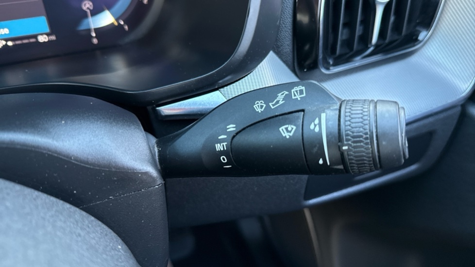 Used Volvo XC60 2022 for sale - 76842020: Photo 42