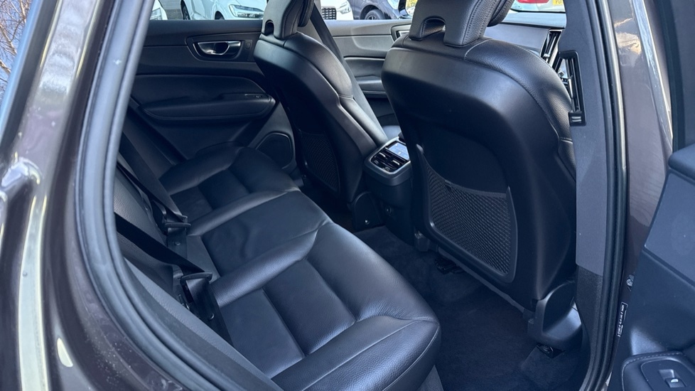 Used Volvo XC60 2022 for sale - 76842020: Photo 6