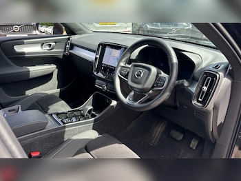 Used Volvo XC40 2025 for sale - 79497407: Photo