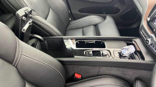 Used Volvo XC60 2024 for sale - 76018086: Photo 31