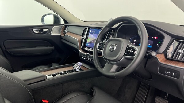 Used Volvo XC60 2024 for sale - 76018086: Photo 4